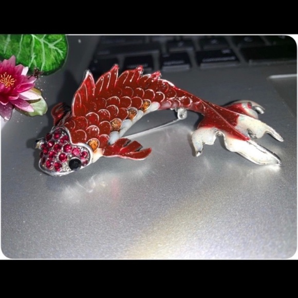 Green Koi Fish Brooch Pin - Picture 5 of 6